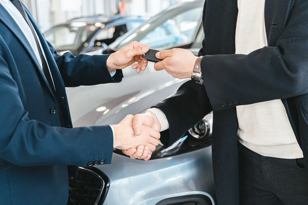 Automobilio raktų perdavimas po sandorio